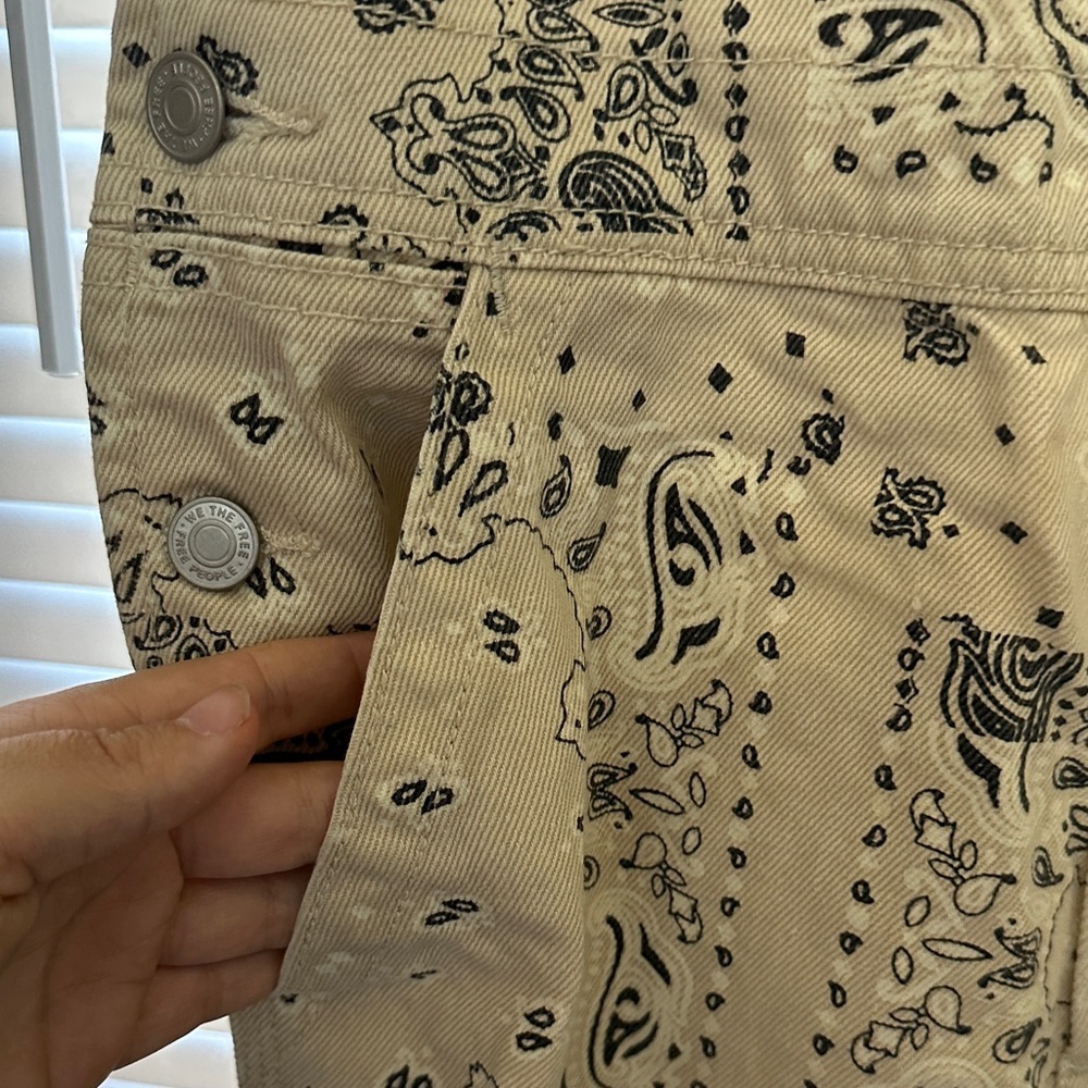 EUC Free People boyfriend printed bandana paisley overalls sz XS - Picture 3 of 10